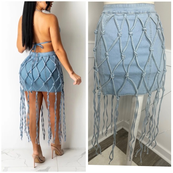 HOT& DELICIOUS DENIM KNOTTED SHORT SKIRT SIZE MEDIUM - Picture 3 of 8